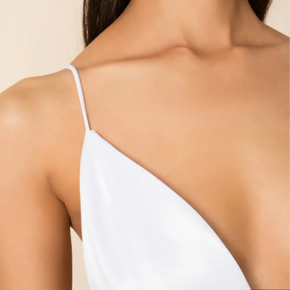 Superdown Gene Satin Top - White XS V-Neck Women's Top - Picture 7 of 8